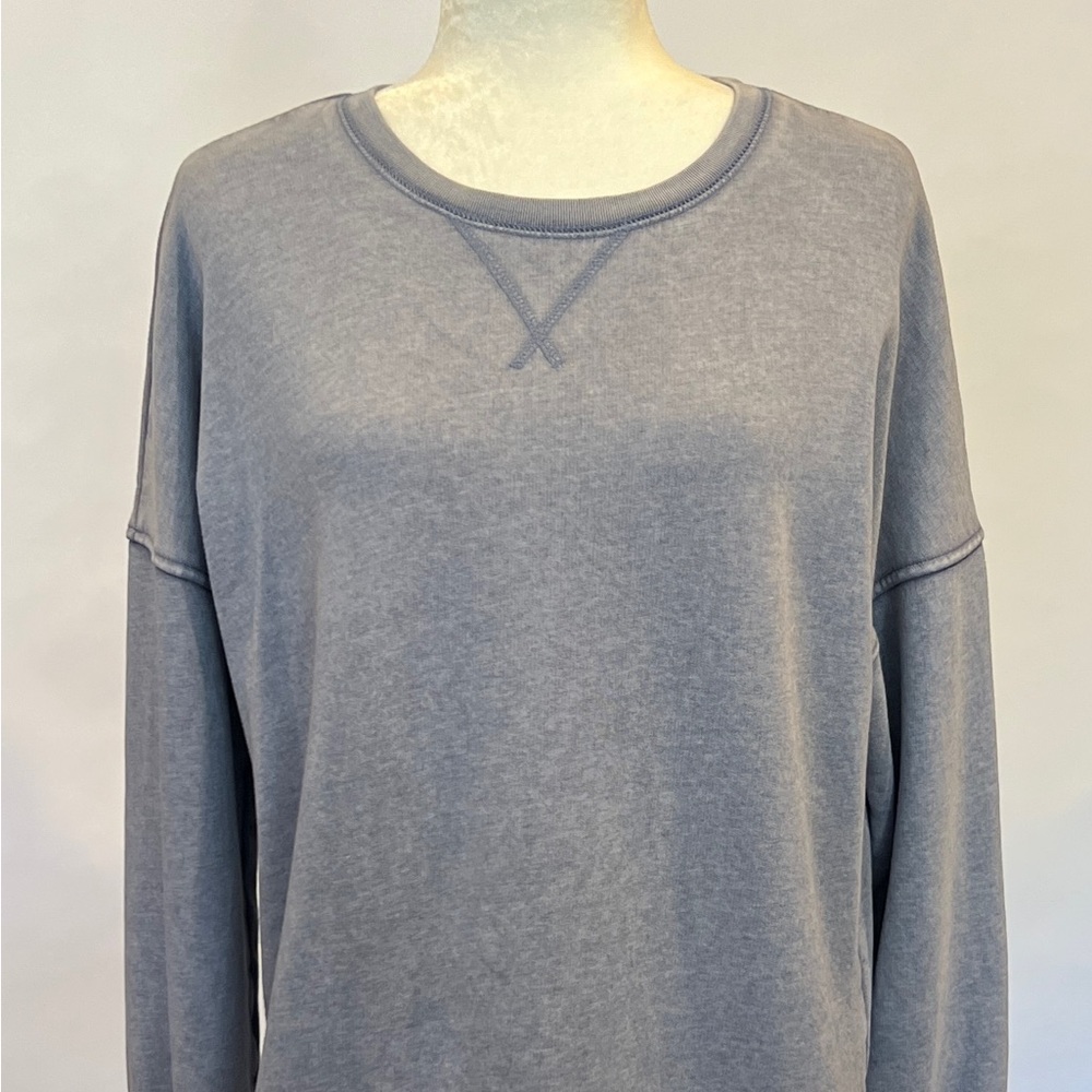 WLSS044 Universal Thread Women’s Casual Gray Crew Neck Sweatshirt With Side Slit